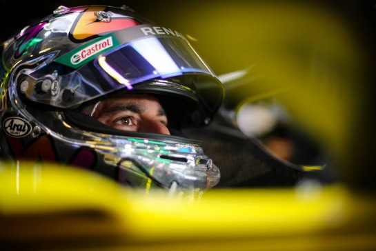 Daniel Ricciardo (AUS) Renault F1 Team RS20.
11.12.2020. Formula 1 World Championship, Rd 17, Abu Dhabi Grand Prix, Yas Marina Circuit, Abu Dhabi, Practice Day.
- www.xpbimages.com, EMail: requests@xpbimages.com © Copyright: Charniaux / XPB Images