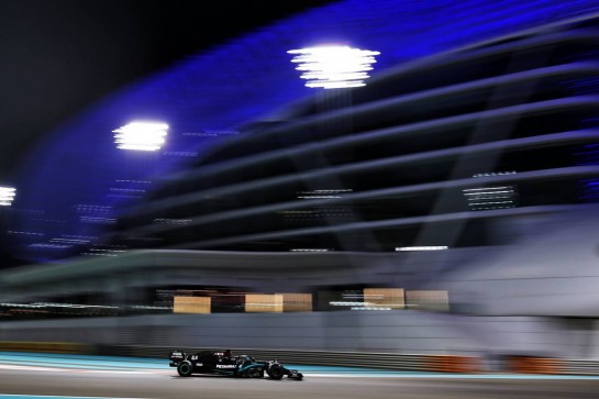 Lewis Hamilton (GBR) Mercedes AMG F1 W11.
11.12.2020. Formula 1 World Championship, Rd 17, Abu Dhabi Grand Prix, Yas Marina Circuit, Abu Dhabi, Practice Day.
- www.xpbimages.com, EMail: requests@xpbimages.com © Copyright: Moy / XPB Images