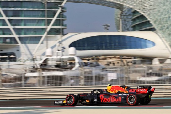 Alexander Albon (THA) Red Bull Racing RB16.
12.12.2020. Formula 1 World Championship, Rd 17, Abu Dhabi Grand Prix, Yas Marina Circuit, Abu Dhabi, Qualifying Day.
- www.xpbimages.com, EMail: requests@xpbimages.com © Copyright: Batchelor / XPB Images