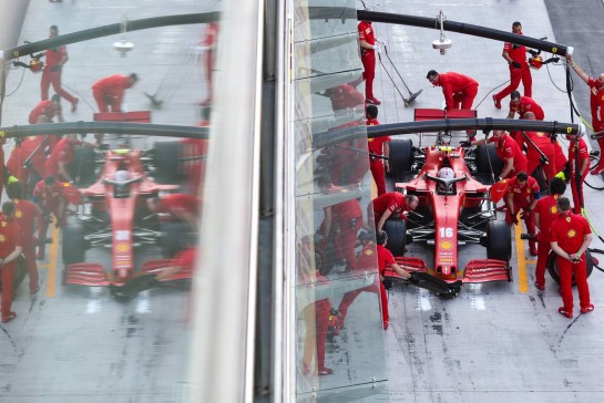 Sebastian Vettel (GER) Ferrari SF1000 in the pits.
12.12.2020. Formula 1 World Championship, Rd 17, Abu Dhabi Grand Prix, Yas Marina Circuit, Abu Dhabi, Qualifying Day.
- www.xpbimages.com, EMail: requests@xpbimages.com © Copyright: Charniaux / XPB Images