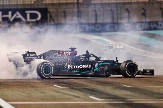 Lewis Hamilton (GBR) Mercedes AMG F1 W11 and Valtteri Bottas (FIN) Mercedes AMG F1 W11 - doughnuts at the end of the race.
13.12.2020. Formula 1 World Championship, Rd 17, Abu Dhabi Grand Prix, Yas Marina Circuit, Abu Dhabi, Race Day.
- www.xpbimages.com, EMail: requests@xpbimages.com © Copyright: Charniaux / XPB Images