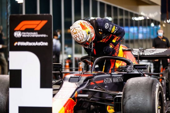 Race winner Max Verstappen (NLD) Red Bull Racing RB16 in parc ferme.
13.12.2020. Formula 1 World Championship, Rd 17, Abu Dhabi Grand Prix, Yas Marina Circuit, Abu Dhabi, Race Day.
- www.xpbimages.com, EMail: requests@xpbimages.com © Copyright: FIA Pool Image for Editorial Use Only