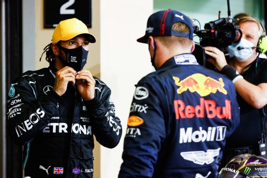 (L to R): Lewis Hamilton (GBR) Mercedes AMG F1 with race winner Max Verstappen (NLD) Red Bull Racing in parc ferme.
13.12.2020. Formula 1 World Championship, Rd 17, Abu Dhabi Grand Prix, Yas Marina Circuit, Abu Dhabi, Race Day.
- www.xpbimages.com, EMail: requests@xpbimages.com © Copyright: FIA Pool Image for Editorial Use Only