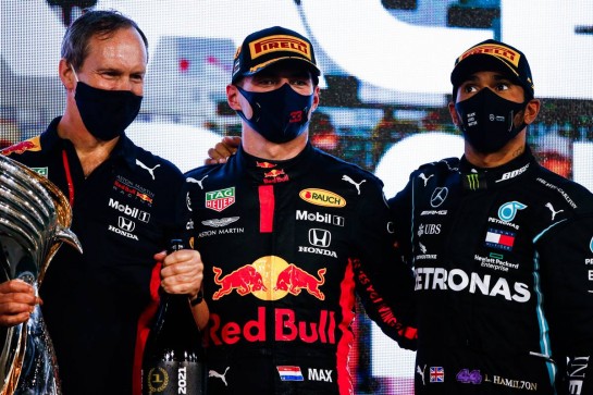 (L to R): Paul Monaghan (GBR) Red Bull Racing Chief Engineer with race winner Max Verstappen (NLD) Red Bull Racing and third placed Lewis Hamilton (GBR) Mercedes AMG F1 on the podium.
13.12.2020. Formula 1 World Championship, Rd 17, Abu Dhabi Grand Prix, Yas Marina Circuit, Abu Dhabi, Race Day.
- www.xpbimages.com, EMail: requests@xpbimages.com © Copyright: FIA Pool Image for Editorial Use Only