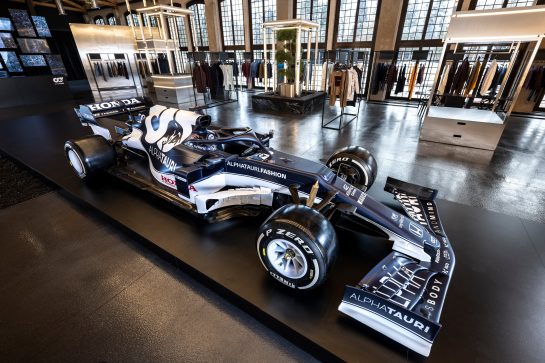 The AT02 seen during the Suderia AlphaTauri AT02 Livery Reveal 2021 - Fashion meets Formula 1 in Salzburg, Austria on February 15, 2021. // Joerg Mitter / Red Bull Content Pool // SI202102180139 // Usage for editorial use only //