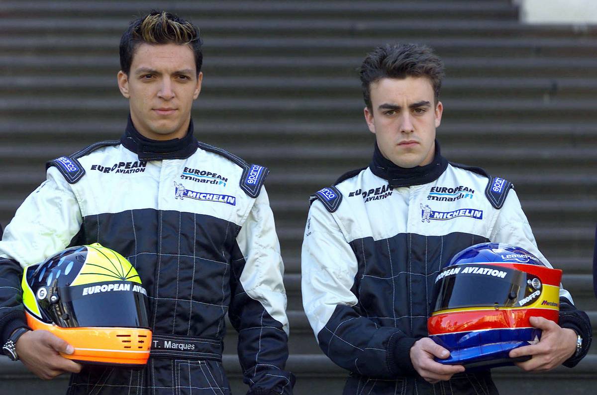 28.02.2001 Melbourne, Australien, Die F1-Piloten Tarso Marques und Fernando Alonso bei Prsentation des neuen Formel 1 Minardi