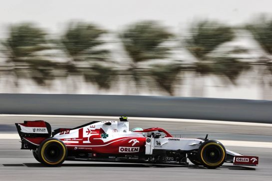 Antonio Giovinazzi (ITA) Alfa Romeo Racing C41.
13.03.2021. Formula 1 Testing, Sakhir, Bahrain, Day Two.
- www.xpbimages.com, EMail: requests@xpbimages.com © Copyright: Batchelor / XPB Images