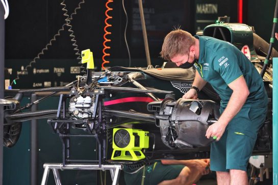Aston Martin F1 Team AMR21 being prepared.
25.03.2021. Formula 1 World Championship, Rd 1, Bahrain Grand Prix, Sakhir, Bahrain, Preparation Day.
- www.xpbimages.com, EMail: requests@xpbimages.com © Copyright: Batchelor / XPB Images