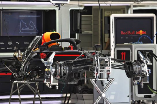 Red Bull Racing RB16B being prepared.
25.03.2021. Formula 1 World Championship, Rd 1, Bahrain Grand Prix, Sakhir, Bahrain, Preparation Day.
- www.xpbimages.com, EMail: requests@xpbimages.com © Copyright: Batchelor / XPB Images