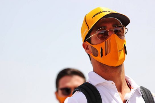 Daniel Ricciardo (AUS) McLaren.
26.03.2021. Formula 1 World Championship, Rd 1, Bahrain Grand Prix, Sakhir, Bahrain, Practice Day
- www.xpbimages.com, EMail: requests@xpbimages.com © Copyright: Batchelor / XPB Images