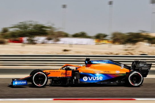 Daniel Ricciardo (AUS) McLaren MCL35M.
26.03.2021. Formula 1 World Championship, Rd 1, Bahrain Grand Prix, Sakhir, Bahrain, Practice Day
- www.xpbimages.com, EMail: requests@xpbimages.com © Copyright: Batchelor / XPB Images