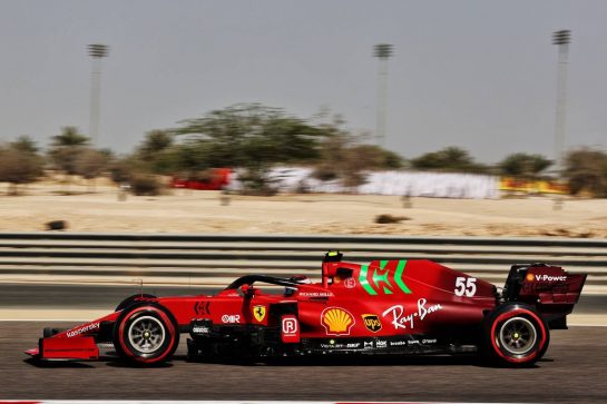 Carlos Sainz Jr (ESP) Ferrari SF-21.
26.03.2021. Formula 1 World Championship, Rd 1, Bahrain Grand Prix, Sakhir, Bahrain, Practice Day
- www.xpbimages.com, EMail: requests@xpbimages.com © Copyright: Batchelor / XPB Images