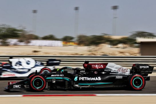 Lewis Hamilton (GBR) Mercedes AMG F1 W12.
26.03.2021. Formula 1 World Championship, Rd 1, Bahrain Grand Prix, Sakhir, Bahrain, Practice Day
- www.xpbimages.com, EMail: requests@xpbimages.com © Copyright: Batchelor / XPB Images