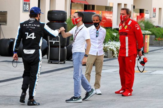 (L to R): Fernando Alonso (ESP) Alpine F1 Team; Nicolas Todt (FRA) Driver Manager; Alain Prost (FRA) Alpine F1 Team Non-Executive Director; and Gino Rosato (CDN) Ferrari.
26.03.2021. Formula 1 World Championship, Rd 1, Bahrain Grand Prix, Sakhir, Bahrain, Practice Day
- www.xpbimages.com, EMail: requests@xpbimages.com © Copyright: Moy / XPB Images