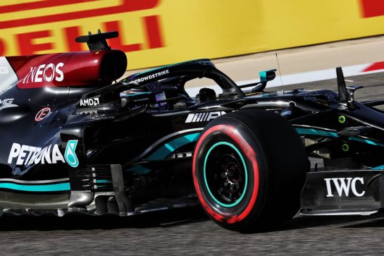 Lewis Hamilton (GBR) Mercedes AMG F1 W12.
27.03.2021. Formula 1 World Championship, Rd 1, Bahrain Grand Prix, Sakhir, Bahrain, Qualifying Day.
- www.xpbimages.com, EMail: requests@xpbimages.com © Copyright: Batchelor / XPB Images