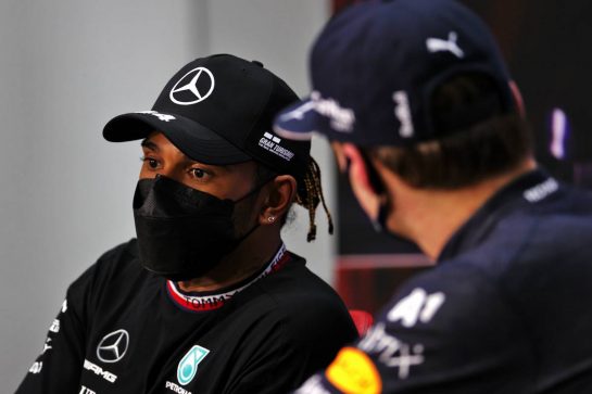 Lewis Hamilton (GBR) Mercedes AMG F1 in the post qualifying FIA Press Conference.
27.03.2021. Formula 1 World Championship, Rd 1, Bahrain Grand Prix, Sakhir, Bahrain, Qualifying Day.
- www.xpbimages.com, EMail: requests@xpbimages.com © Copyright: Batchelor / XPB Images