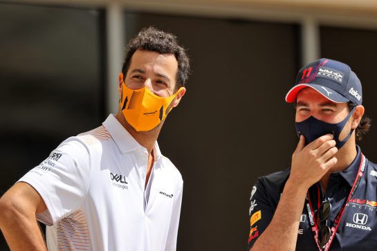 (L to R): Daniel Ricciardo (AUS) McLaren with Sergio Perez (MEX) Red Bull Racing.
28.03.2021. Formula 1 World Championship, Rd 1, Bahrain Grand Prix, Sakhir, Bahrain, Race Day.
- www.xpbimages.com, EMail: requests@xpbimages.com © Copyright: Moy / XPB Images