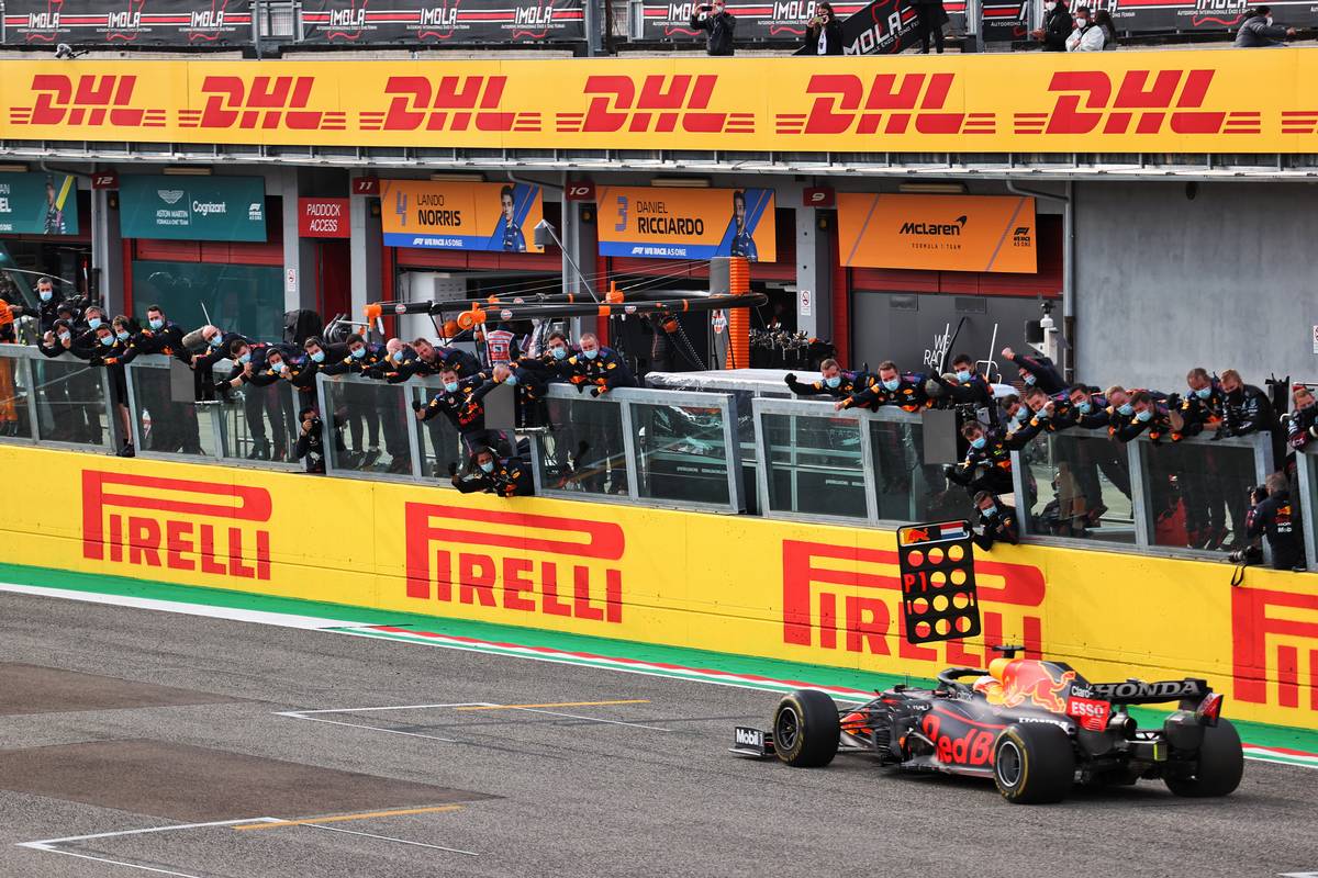 Race winner Max Verstappen (NLD) Red Bull Racing RB16B celebrates as he passes his team at the end of the race. 18.04.2021. Formula 1 World Championship, Rd 2, Emilia Romagna Grand Prix, Imola