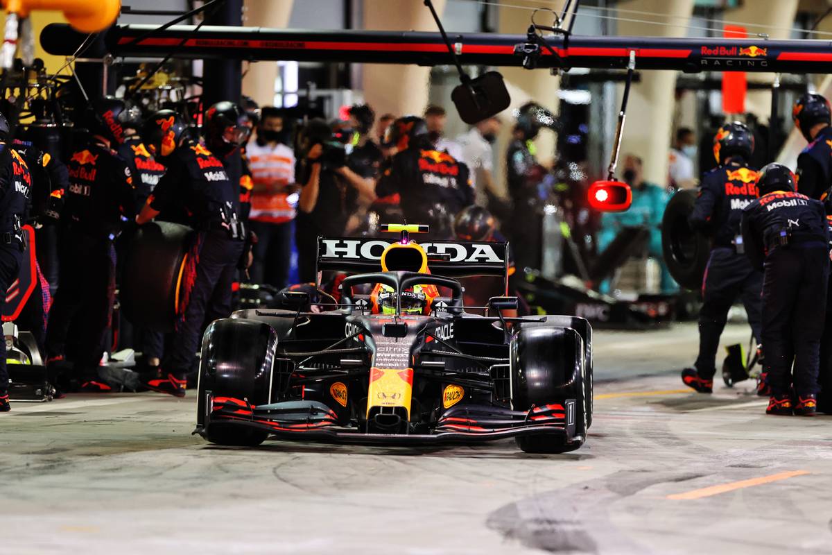 Sergio Perez (MEX) Red Bull Racing RB16B makes a pit stop. 28.03.2021. Formula 1 World Championship, Rd 1, Bahrain Grand Prix