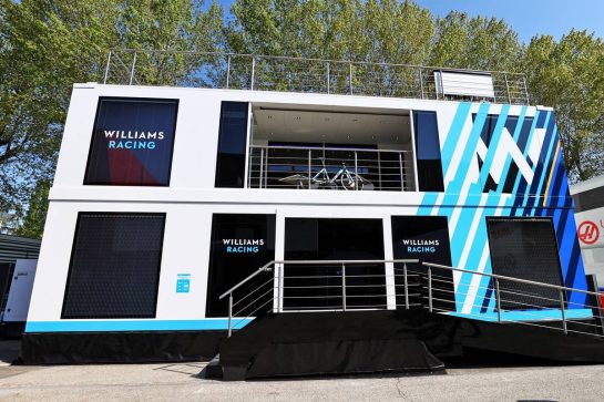 Williams Racing motorhome in the paddock.
16.04.2021. Formula 1 World Championship, Rd 2, Emilia Romagna Grand Prix, Imola, Italy, Practice Day.
- www.xpbimages.com, EMail: requests@xpbimages.com © Copyright: Moy / XPB Images
