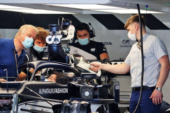 FIA making checks on the AlphaTauri AT02.
29.04.2021. Formula 1 World Championship, Rd 3, Portuguese Grand Prix, Portimao, Portugal, Preparation Day.
- www.xpbimages.com, EMail: requests@xpbimages.com © Copyright: Batchelor / XPB Images