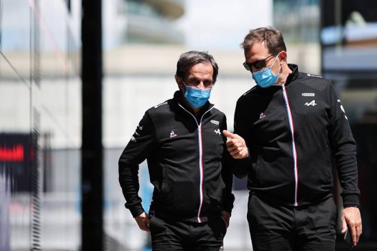 (L to R): Davide Brivio (ITA) Alpine F1 Team Racing Director with Laurent Rossi (FRA) Alpine Chief Executive Officer.
30.04.2021. Formula 1 World Championship, Rd 3, Portuguese Grand Prix, Portimao, Portugal, Practice Day.
- www.xpbimages.com, EMail: requests@xpbimages.com © Copyright: Charniaux / XPB Images