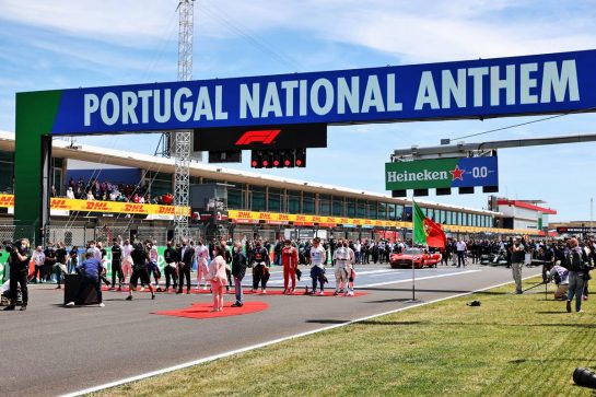 Grid atmosphere - drivers as the grid observes the national anthem.
02.05.2021. Formula 1 World Championship, Rd 3, Portuguese Grand Prix, Portimao, Portugal, Race Day.
- www.xpbimages.com, EMail: requests@xpbimages.com © Copyright: Batchelor / XPB Images