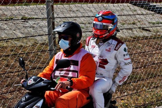 Kimi Raikkonen (FIN) Alfa Romeo Racing retired from the race with a broken front wing.
02.05.2021. Formula 1 World Championship, Rd 3, Portuguese Grand Prix, Portimao, Portugal, Race Day.
- www.xpbimages.com, EMail: requests@xpbimages.com © Copyright: Batchelor / XPB Images