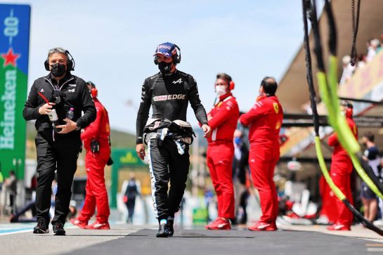 Fernando Alonso (ESP) Alpine F1 Team on the grid.
02.05.2021. Formula 1 World Championship, Rd 3, Portuguese Grand Prix, Portimao, Portugal, Race Day.
- www.xpbimages.com, EMail: requests@xpbimages.com © Copyright: Charniaux / XPB Images