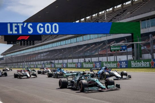 Sebastian Vettel (GER) Aston Martin F1 Team AMR21 at the start of the race.
02.05.2021. Formula 1 World Championship, Rd 3, Portuguese Grand Prix, Portimao, Portugal, Race Day.
- www.xpbimages.com, EMail: requests@xpbimages.com © Copyright: Bearne / XPB Images