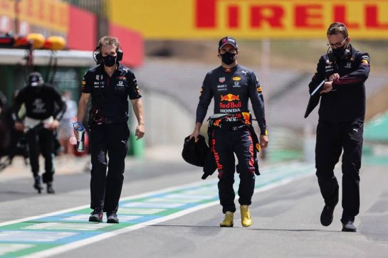 Sergio Perez (MEX) Red Bull Racing on the grid.
02.05.2021. Formula 1 World Championship, Rd 3, Portuguese Grand Prix, Portimao, Portugal, Race Day.
- www.xpbimages.com, EMail: requests@xpbimages.com © Copyright: Charniaux / XPB Images