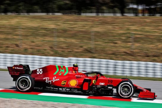 Carlos Sainz Jr (ESP) Ferrari SF-21.
07.05.2021 Formula 1 World Championship, Rd 4, Spanish Grand Prix, Barcelona, Spain, Practice Day.
- www.xpbimages.com, EMail: requests@xpbimages.com © Copyright: Batchelor / XPB Images