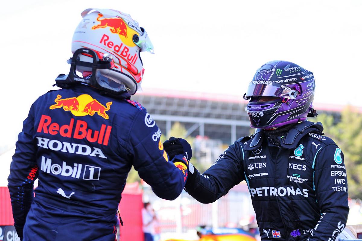 Lewis Hamilton (GBR) Mercedes AMG F1 celebrates his 100th pole position in qualifying parc ferme with second placed Max Verstappen (NLD) Red Bull Racing. 08.05.2021. Formula 1 World Championship, Rd 4, Spanish Grand Prix, Barcelona