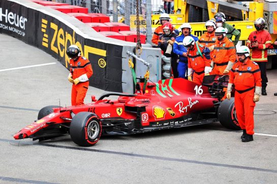The damaged Ferrari SF-21 of pole sitter Charles Leclerc (MON) Ferrari, who crashed out at the end of qualifying.
22.05.2021. Formula 1 World Championship, Rd 5, Monaco Grand Prix, Monte Carlo, Monaco, Qualifying Day.
- www.xpbimages.com, EMail: requests@xpbimages.com © Copyright: Charniaux / XPB Images