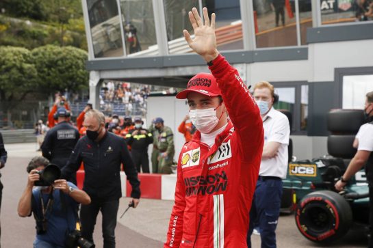 Charles Leclerc (MON) Ferrari celebrates his pole position in qualifying parc ferme.
22.05.2021. Formula 1 World Championship, Rd 5, Monaco Grand Prix, Monte Carlo, Monaco, Qualifying Day.
- www.xpbimages.com, EMail: requests@xpbimages.com © Copyright: FIA Pool Image for Editorial Use Only
