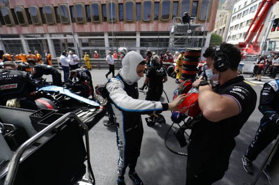 Esteban Ocon (FRA) Alpine F1 Team on the grid.
23.05.2021. Formula 1 World Championship, Rd 5, Monaco Grand Prix, Monte Carlo, Monaco, Race Day.
- www.xpbimages.com, EMail: requests@xpbimages.com © Copyright: Bearne / XPB Images