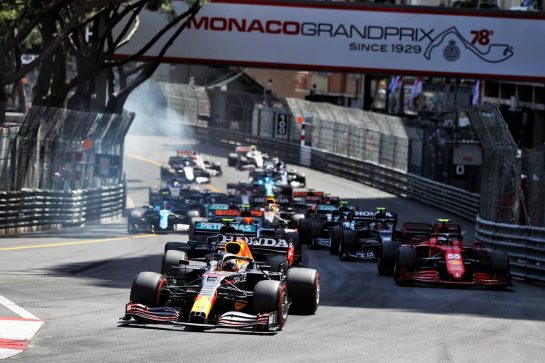 Max Verstappen (NLD) Red Bull Racing RB16B leads at the start of the race.
23.05.2021. Formula 1 World Championship, Rd 5, Monaco Grand Prix, Monte Carlo, Monaco, Race Day.
- www.xpbimages.com, EMail: requests@xpbimages.com © Copyright: Moy / XPB Images