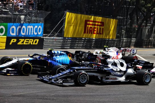 Yuki Tsunoda (JPN) AlphaTauri AT02 and Nicholas Latifi (CDN) Williams Racing FW43B at the start of the race.
23.05.2021. Formula 1 World Championship, Rd 5, Monaco Grand Prix, Monte Carlo, Monaco, Race Day.
- www.xpbimages.com, EMail: requests@xpbimages.com © Copyright: Moy / XPB Images