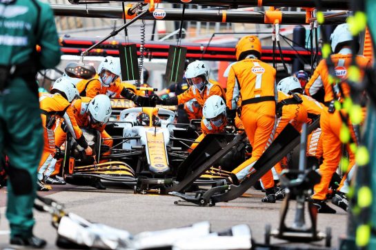 Lando Norris (GBR) McLaren MCL35M makes a pit stop.
23.05.2021. Formula 1 World Championship, Rd 5, Monaco Grand Prix, Monte Carlo, Monaco, Race Day.
- www.xpbimages.com, EMail: requests@xpbimages.com © Copyright: Charniaux / XPB Images