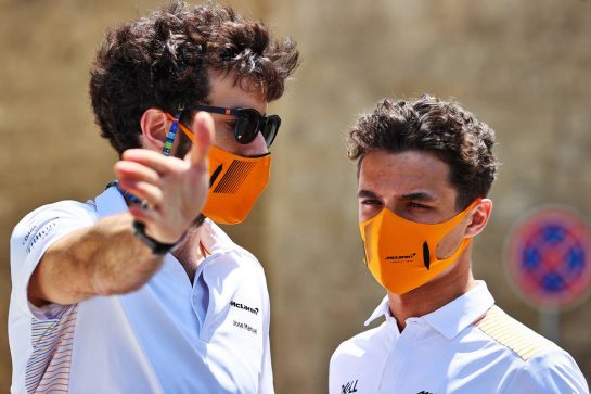 Lando Norris (GBR) McLaren walks the circuit with the team.
03.06.2021. Formula 1 World Championship, Rd 6, Azerbaijan Grand Prix, Baku Street Circuit, Azerbaijan, Preparation Day.
- www.xpbimages.com, EMail: requests@xpbimages.com © Copyright: Moy / XPB Images