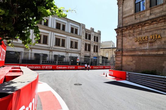 Circuit atmosphere - Scenic Baku.
03.06.2021. Formula 1 World Championship, Rd 6, Azerbaijan Grand Prix, Baku Street Circuit, Azerbaijan, Preparation Day.
- www.xpbimages.com, EMail: requests@xpbimages.com © Copyright: Moy / XPB Images