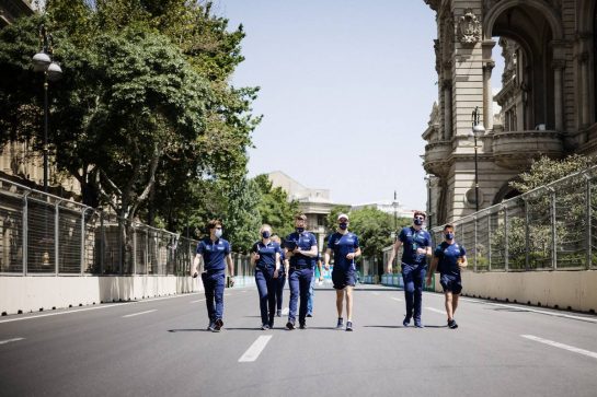 Nicholas Latifi (CDN) Williams Racing walks the circuit with the team.
03.06.2021. Formula 1 World Championship, Rd 6, Azerbaijan Grand Prix, Baku Street Circuit, Azerbaijan, Preparation Day.
- www.xpbimages.com, EMail: requests@xpbimages.com © Copyright: Bearne / XPB Images