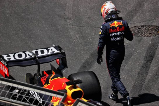 Max Verstappen (NLD) Red Bull Racing RB16B crashed in the third practice session.
05.06.2021. Formula 1 World Championship, Rd 6, Azerbaijan Grand Prix, Baku Street Circuit, Azerbaijan, Qualifying Day.
- www.xpbimages.com, EMail: requests@xpbimages.com © Copyright: Batchelor / XPB Images
