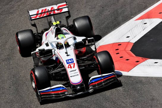 Mick Schumacher (GER) Haas VF-21.
05.06.2021. Formula 1 World Championship, Rd 6, Azerbaijan Grand Prix, Baku Street Circuit, Azerbaijan, Qualifying Day.
- www.xpbimages.com, EMail: requests@xpbimages.com © Copyright: Batchelor / XPB Images