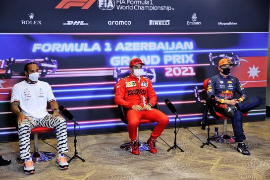 (L to R): Lewis Hamilton (GBR) Mercedes AMG F1; Charles Leclerc (MON) Ferrari; Max Verstappen (NLD) Red Bull Racing, in the post qualifying FIA Press Conference.
05.06.2021. Formula 1 World Championship, Rd 6, Azerbaijan Grand Prix, Baku Street Circuit, Azerbaijan, Qualifying Day.
- www.xpbimages.com, EMail: requests@xpbimages.com © Copyright: Batchelor / XPB Images
