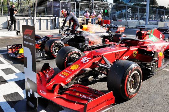 Max Verstappen (NLD) Red Bull Racing RB16B in qualifying parc ferme.
05.06.2021. Formula 1 World Championship, Rd 6, Azerbaijan Grand Prix, Baku Street Circuit, Azerbaijan, Qualifying Day.
- www.xpbimages.com, EMail: requests@xpbimages.com © Copyright: Batchelor / XPB Images