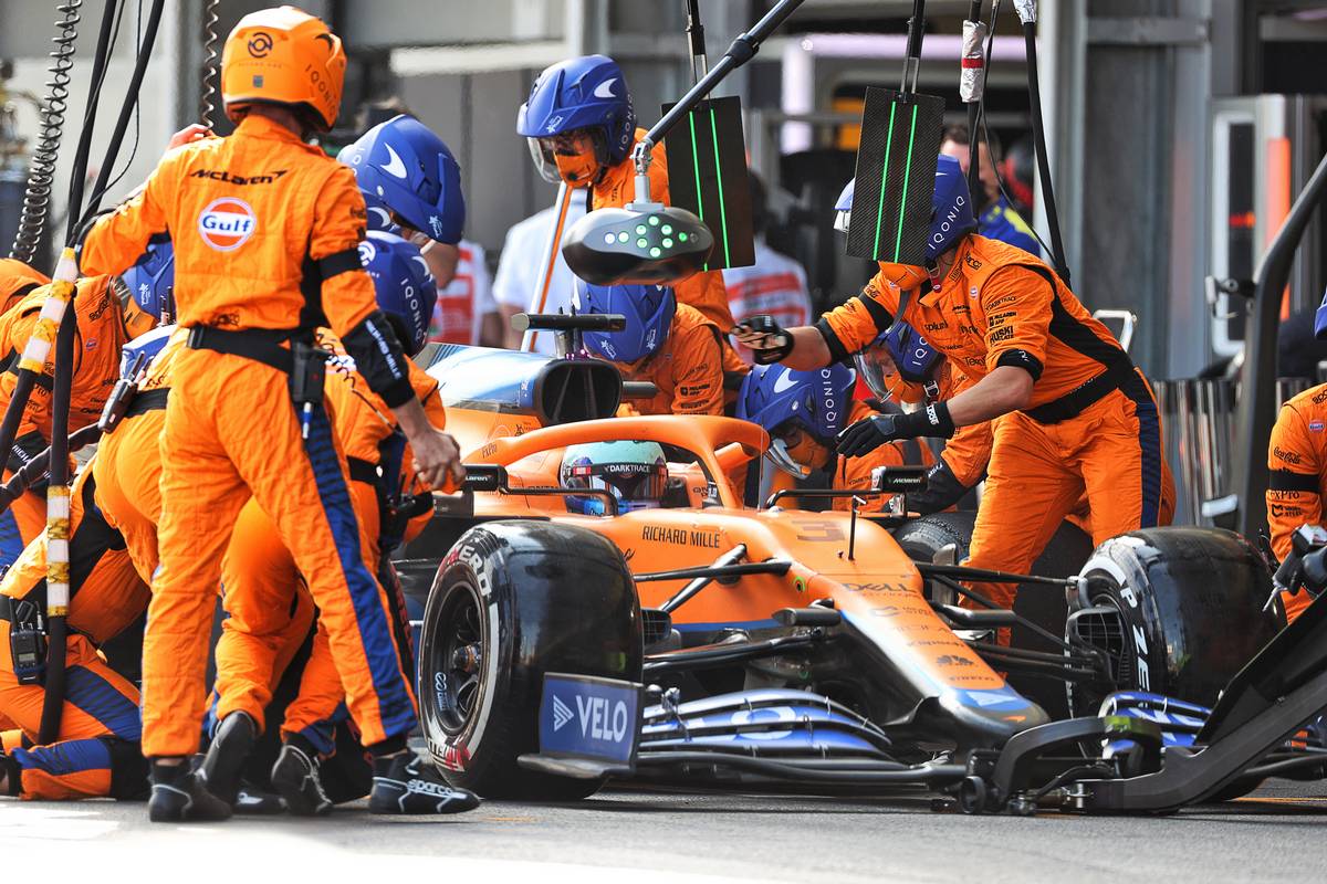 Daniel Ricciardo (AUS) McLaren MCL35M makes a pit stop. 06.06.2021. Formula 1 World Championship, Rd 6, Azerbaijan Grand Prix, Baku