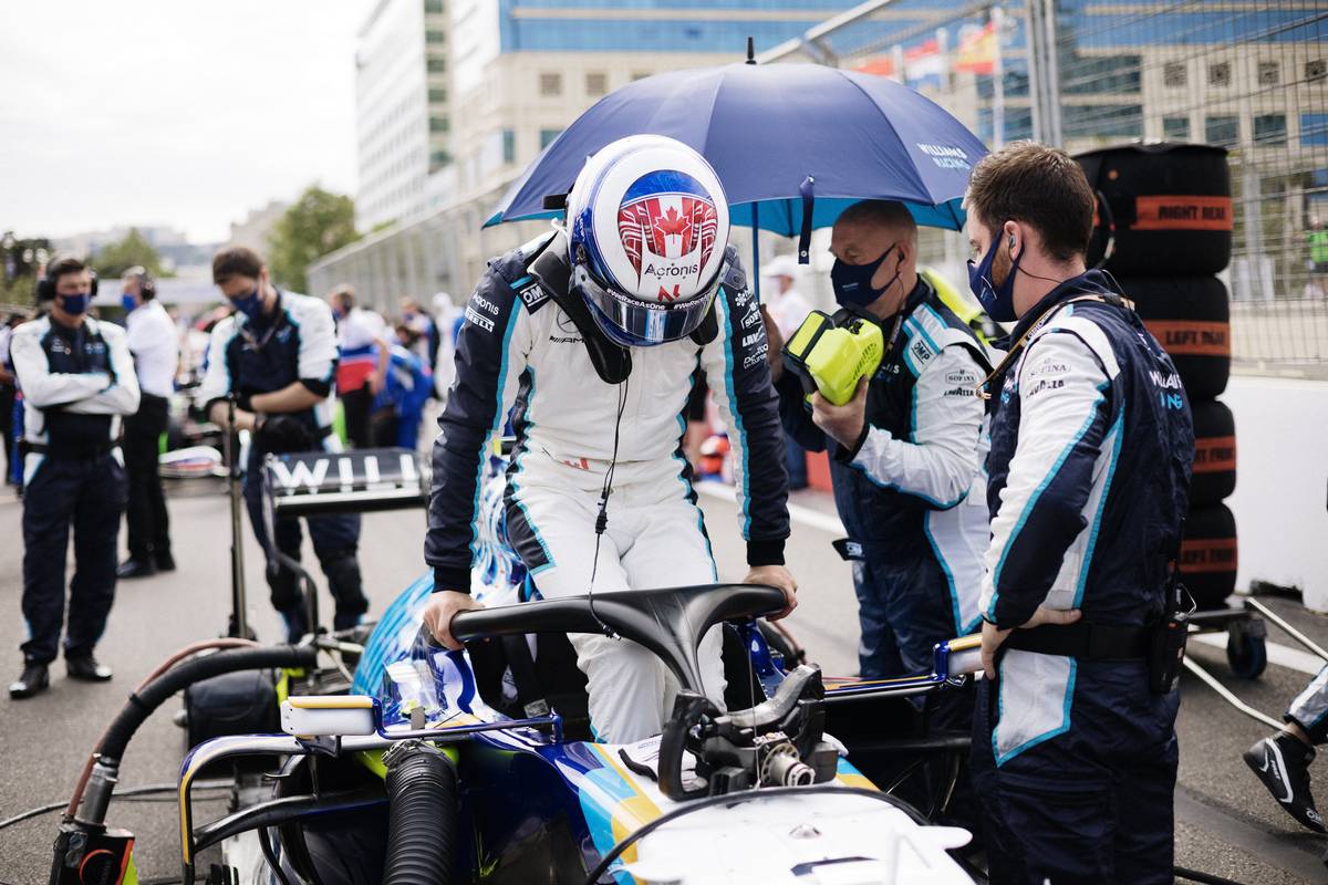 Nicholas Latifi (CDN) Williams Racing FW43B on the grid. 06.06.2021. Formula 1 World Championship, Rd 6, Azerbaijan Grand Prix, Baku