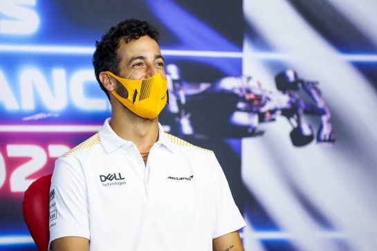 Daniel Ricciardo (AUS) McLaren in the FIA Press Conference.
17.06.2021. Formula 1 World Championship, Rd 7, French Grand Prix, Paul Ricard, France, Preparation Day.
- www.xpbimages.com, EMail: requests@xpbimages.com © Copyright: FIA Pool Image for Editorial Use Only