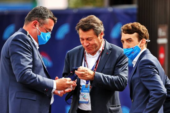 Christian Estrosi (FRA) Nice Mayor and French GP Promotor (Centre) with Eric Boullier (FRA) French Grand Prix Managing Director (Left).
19.06.2021. Formula 1 World Championship, Rd 7, French Grand Prix, Paul Ricard, France, Qualifying Day.
- www.xpbimages.com, EMail: requests@xpbimages.com © Copyright: Moy / XPB Images